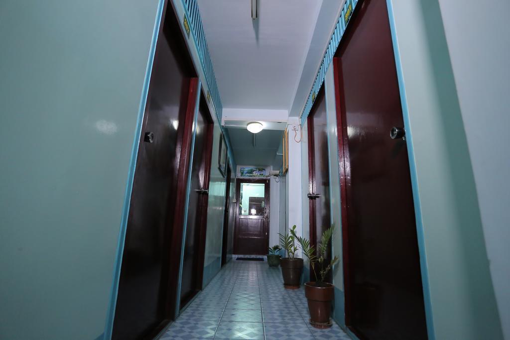 Chan Myae Thar Guest House Янгон Екстериор снимка