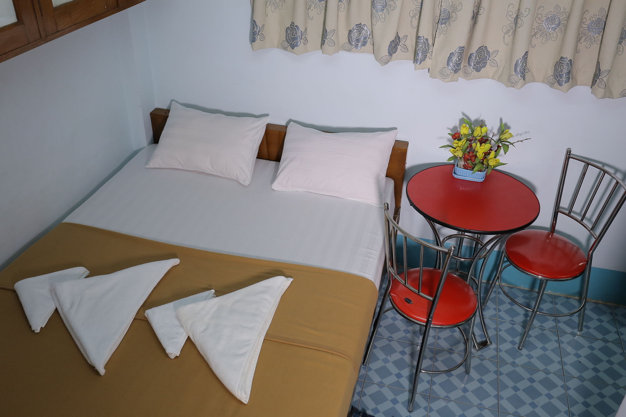 Chan Myae Thar Guest House Янгон Екстериор снимка