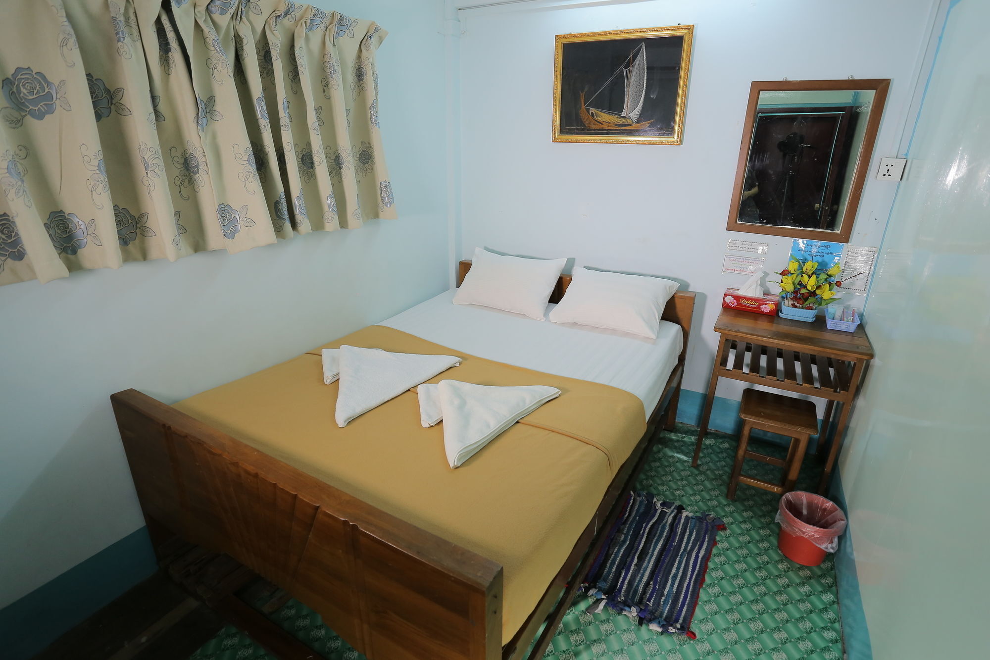 Chan Myae Thar Guest House Янгон Екстериор снимка