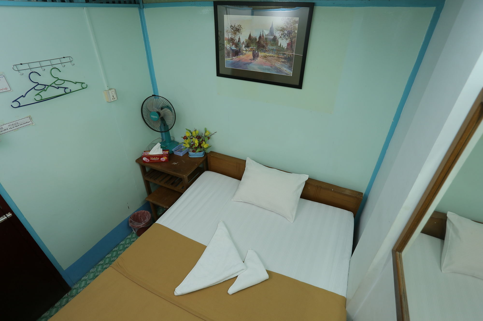 Chan Myae Thar Guest House Янгон Екстериор снимка